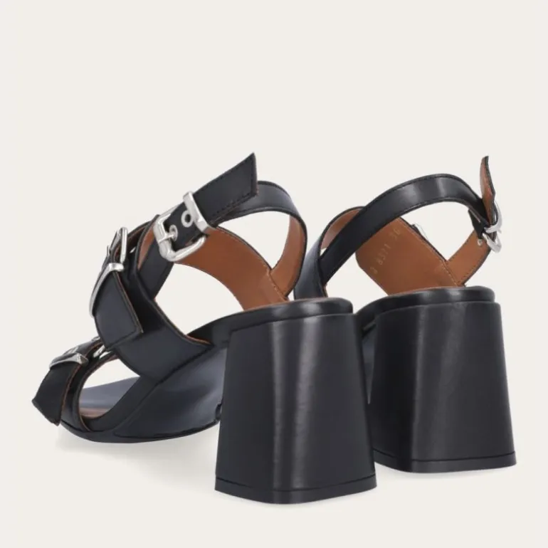 Billi Bi A8371 sandal i sort skind med hæl og spænder