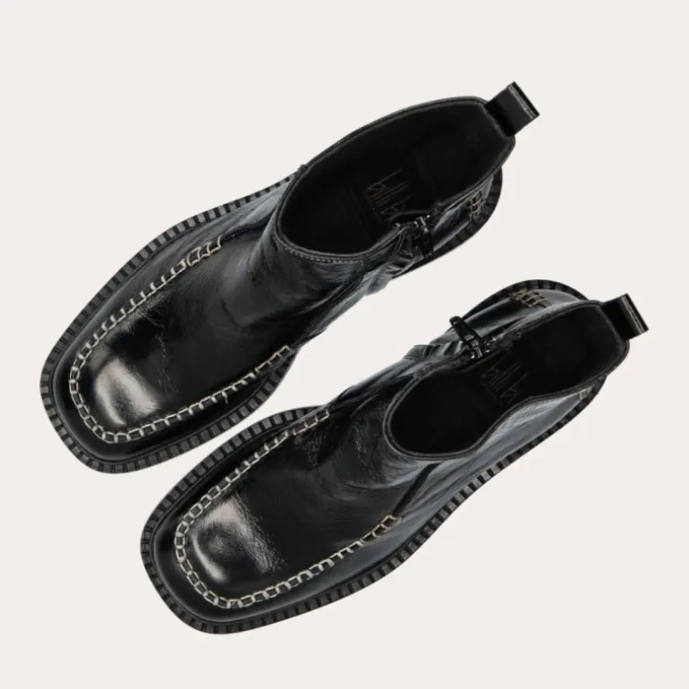 Billi Bi A9131 støvle i sort lakskind med stikninger