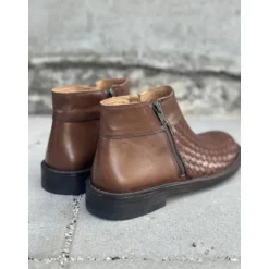 Bubetti 2609 (BRED LÆST) ankelstøvle i brun flettet skind