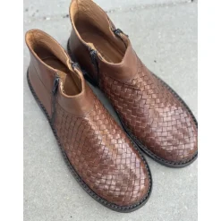 Bubetti 2609 (BRED LÆST) ankelstøvle i brun flettet skind