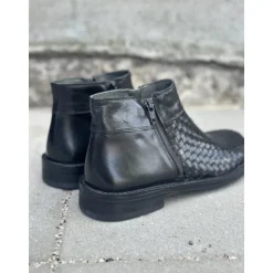 Bubetti 2609 (BRED LÆST) ankelstøvle i sort flettet skind