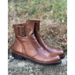 Bubetti 2047 (BRED LÆST) støvle i cognac skind med spænde