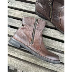 Bubetti 9534 støvle i vasket skind i hasselnød