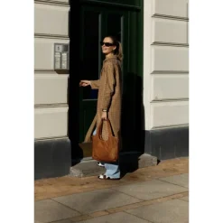 RE:DESIGNED Taske Jenne Big Walnut