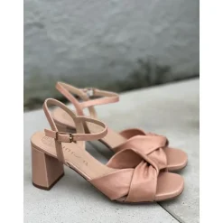 Unisa MEDWAY sandal i nude skind med hæl