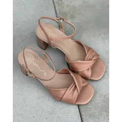 Unisa MEDWAY sandal i nude skind med hæl