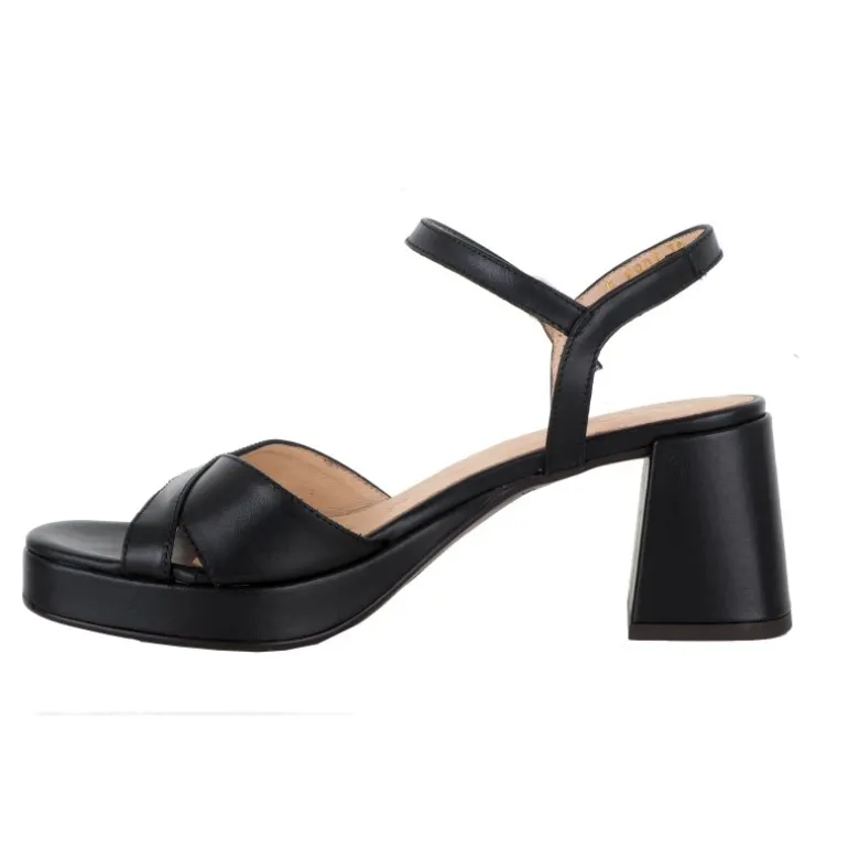 Wonders G-6803 sandal i sort skind med blokhæl
